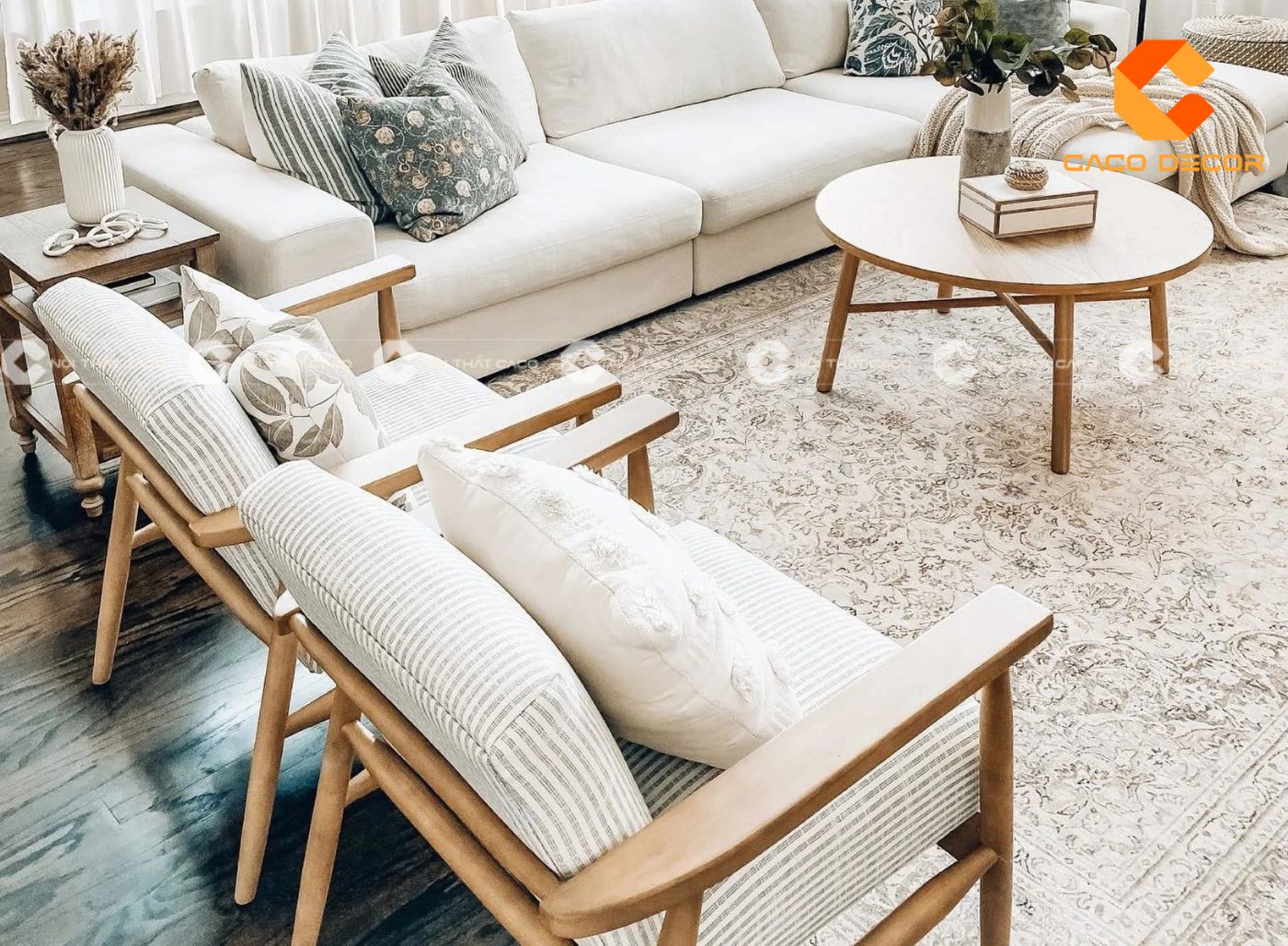Vì sao nên chọn mẫu sofa gỗ đẹp cho nội thất phòng khách? 13