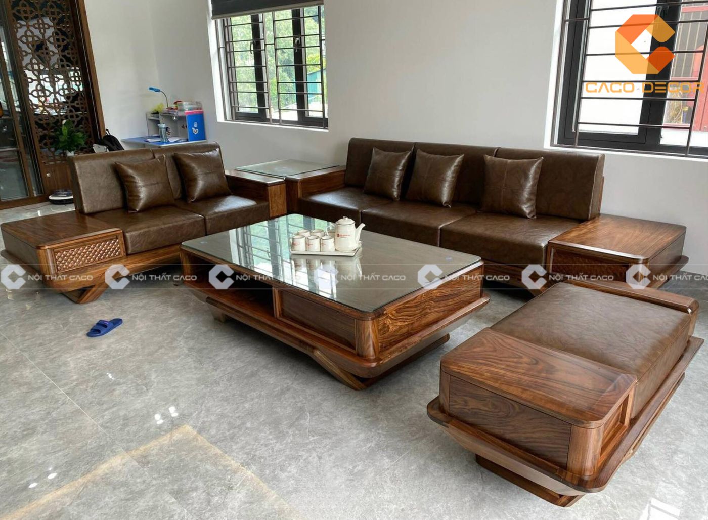 Mẫu ghế sofa bằng gỗ mun thiết kế đơn giản cho phòng khách