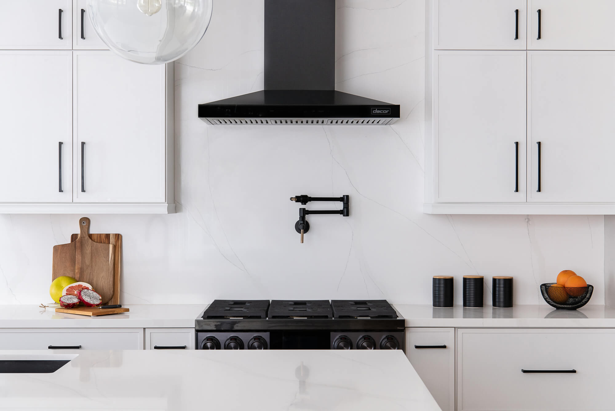So sánh tủ bếp Acrylic với tủ bếp công nghiệp Laminate, Melamine