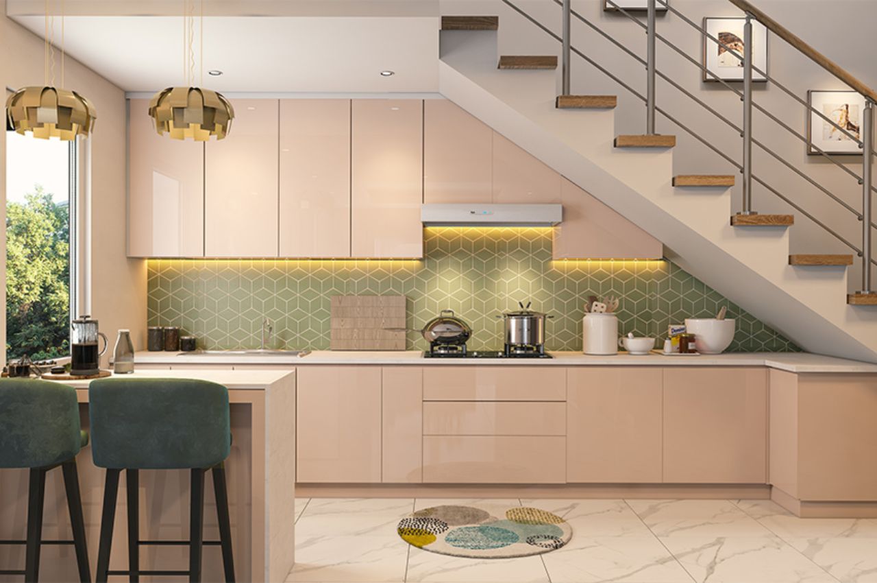 Thiết kế bếp dưới cầu thang với nội thất bằng gỗ công nghiệp phủ acrylic