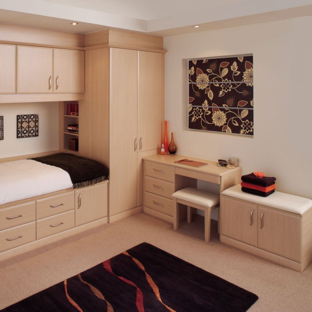 Tủ quần áo kết hợp bàn học gỗ tự nhiên sang trọng