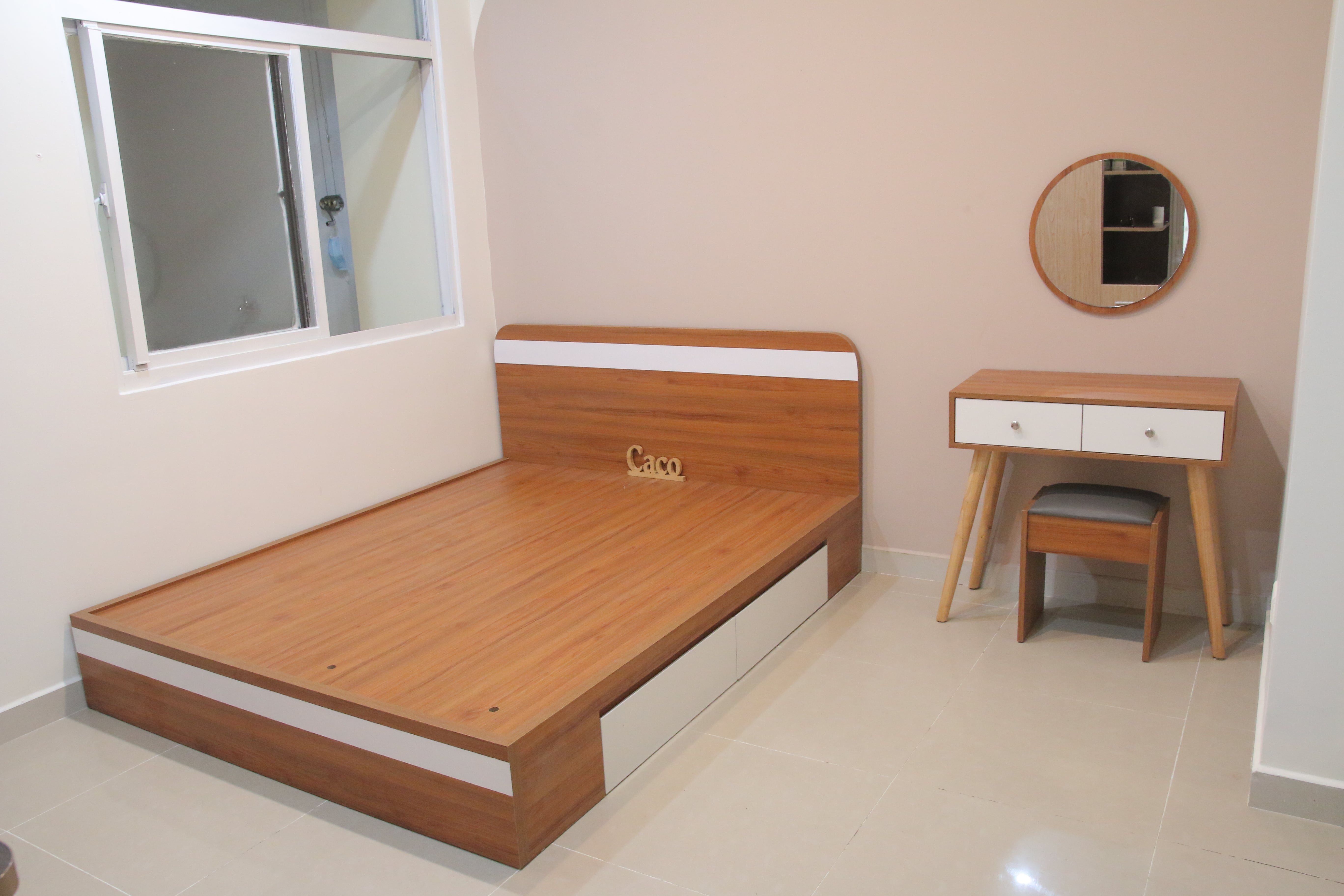 Mẫu giường ngủ có thiết kế đơn giản nhưng tinh tế đem đến màu sắc mới lạ, trẻ trung và hiện đại