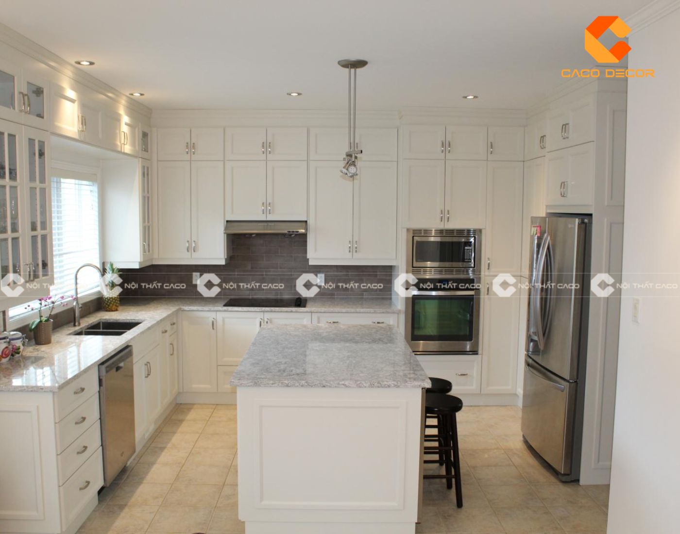 Tủ bếp tân cổ điển vừa mang sự trẻ trung và đầy tiện ích